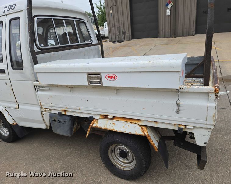 image for item DU6771 1996 Daihatsu S80LP-JTRK mini truck