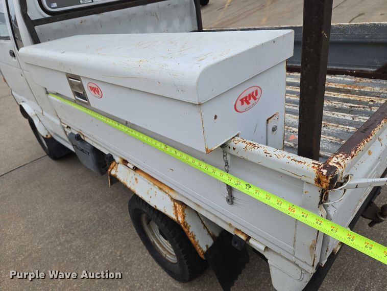 image for item DU6771 1996 Daihatsu S80LP-JTRK mini truck