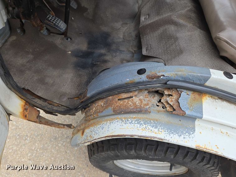 image for item DU6771 1996 Daihatsu S80LP-JTRK mini truck