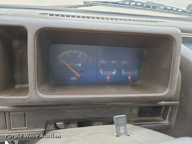 image for item DU6771 1996 Daihatsu S80LP-JTRK mini truck