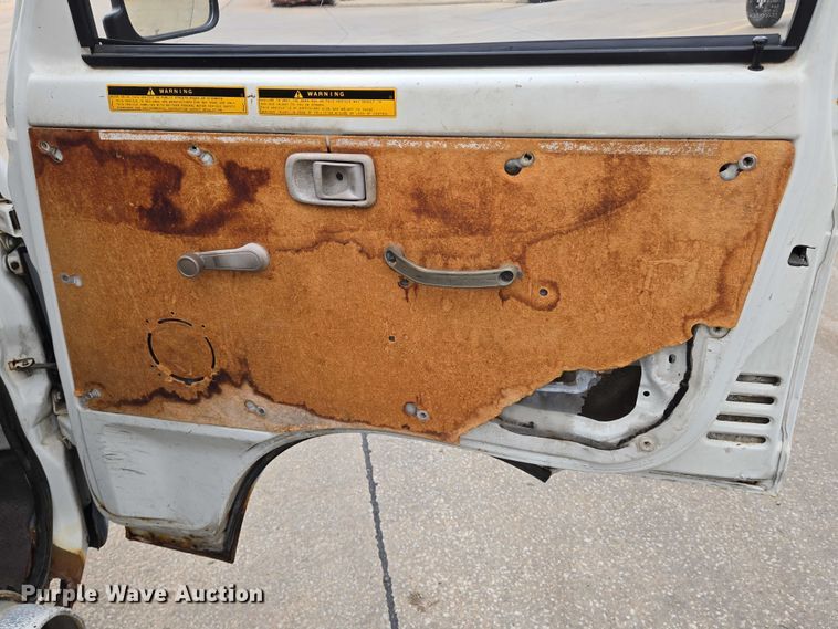 image for item DU6771 1996 Daihatsu S80LP-JTRK mini truck