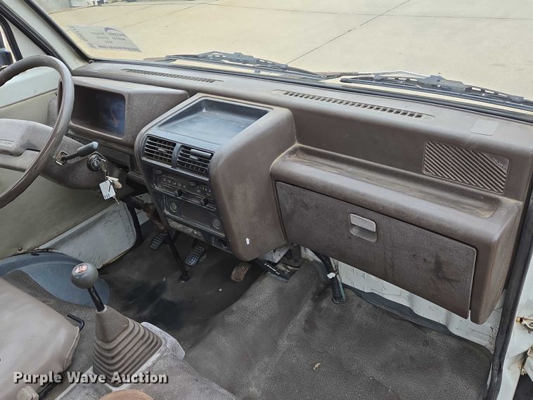 image for item DU6771 1996 Daihatsu S80LP-JTRK mini truck