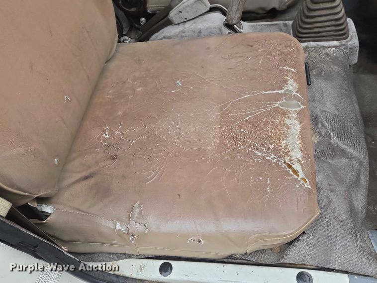 image for item DU6771 1996 Daihatsu S80LP-JTRK mini truck