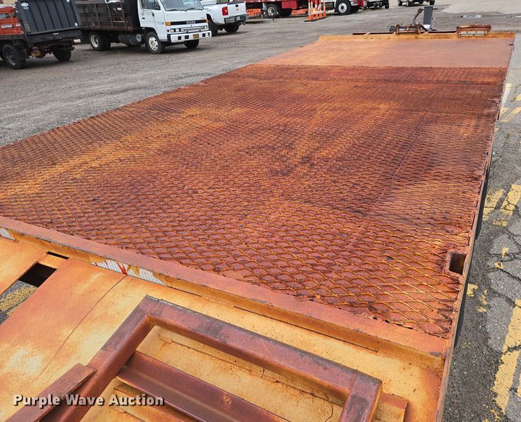 image for item DU6776 1979 JFW equipment trailer