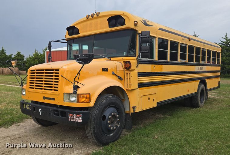 image for item DU6878 1996 International 3800 school bus