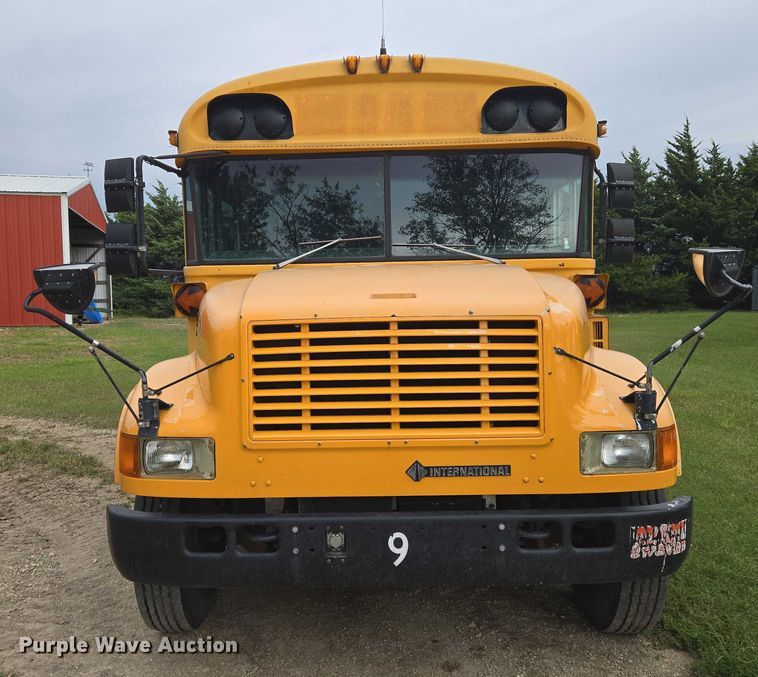 image for item DU6878 1996 International 3800 school bus