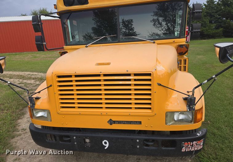 image for item DU6878 1996 International 3800 school bus