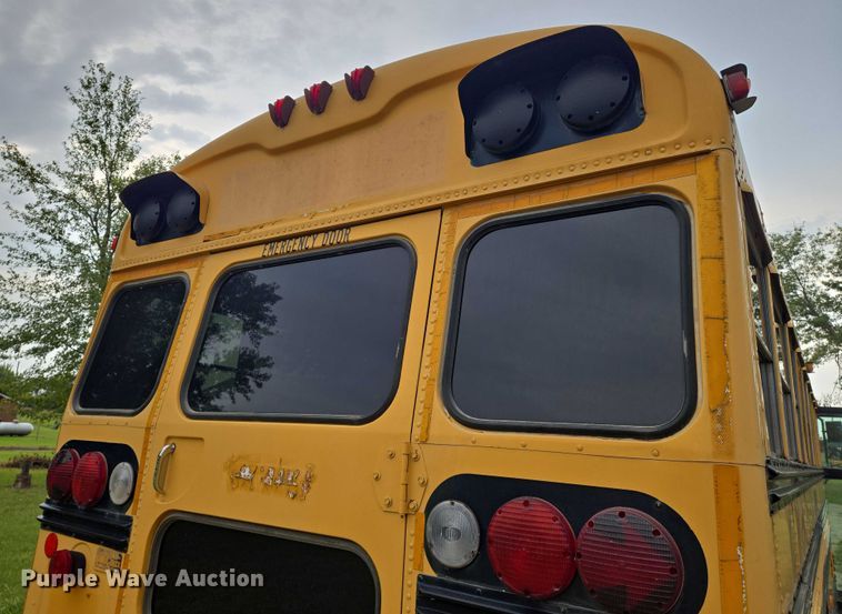 image for item DU6878 1996 International 3800 school bus