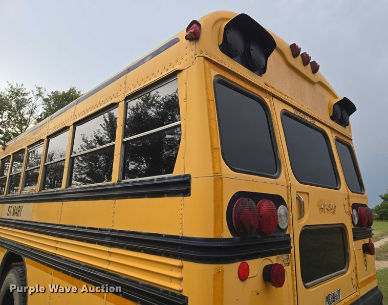 image for item DU6878 1996 International 3800 school bus