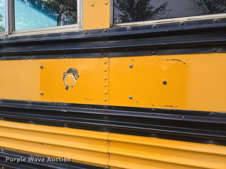 image for item DU6878 1996 International 3800 school bus