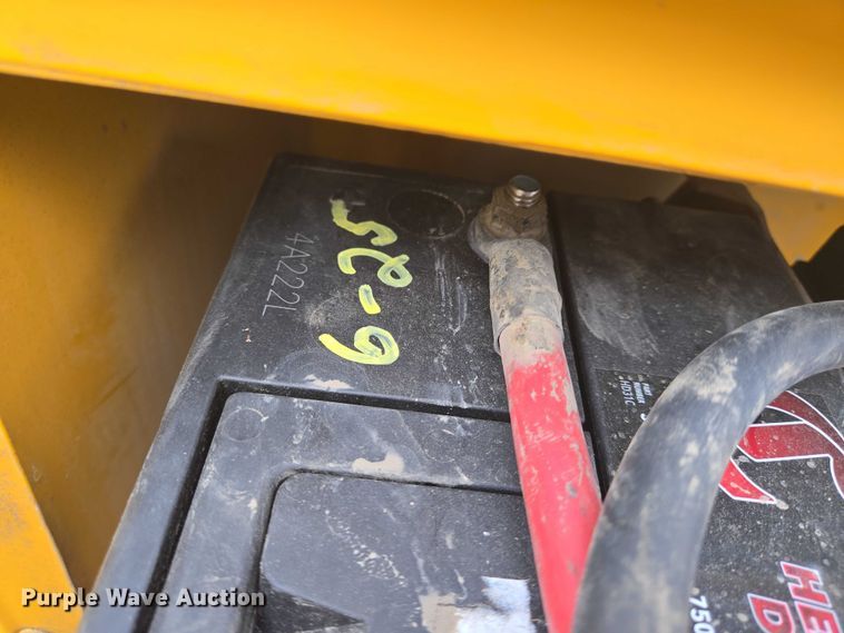 image for item DU6878 1996 International 3800 school bus