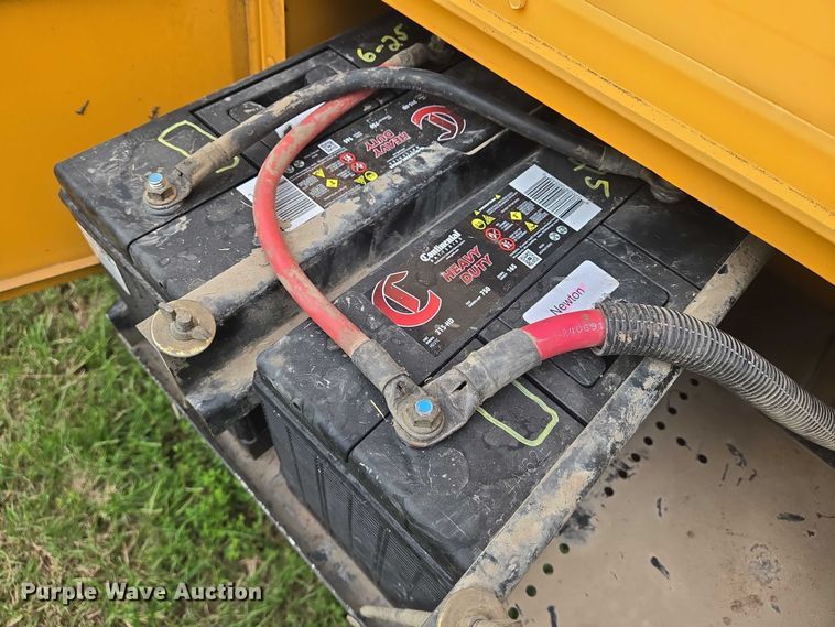 image for item DU6878 1996 International 3800 school bus