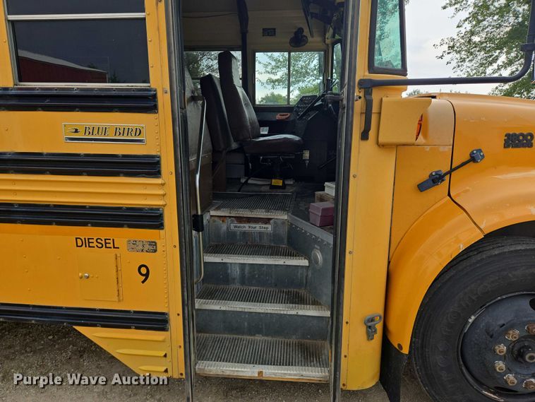 image for item DU6878 1996 International 3800 school bus