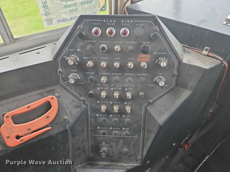 image for item DU6878 1996 International 3800 school bus