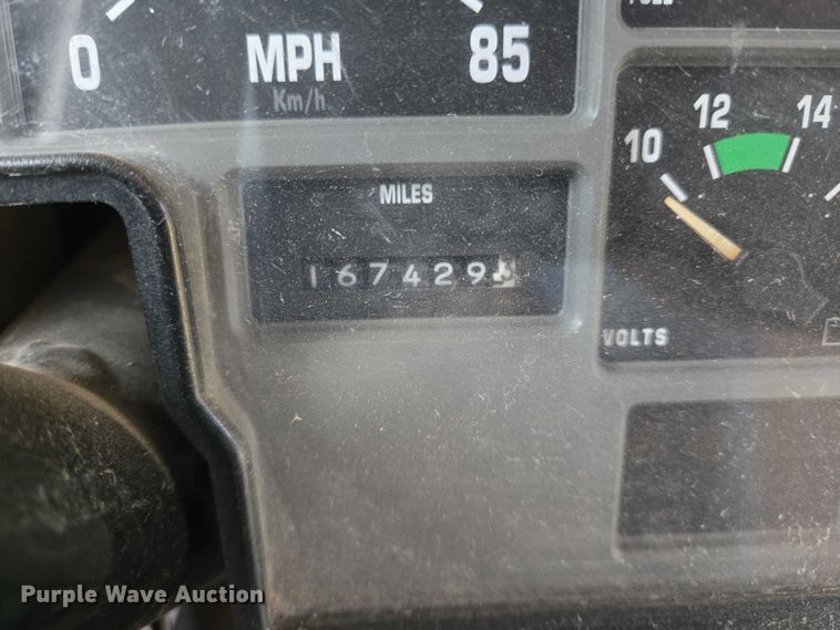 image for item DU6878 1996 International 3800 school bus