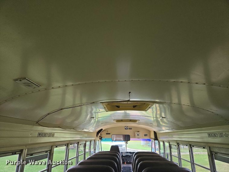 image for item DU6878 1996 International 3800 school bus