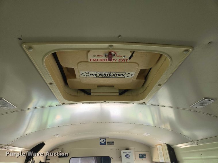 image for item DU6878 1996 International 3800 school bus