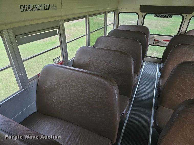 image for item DU6878 1996 International 3800 school bus
