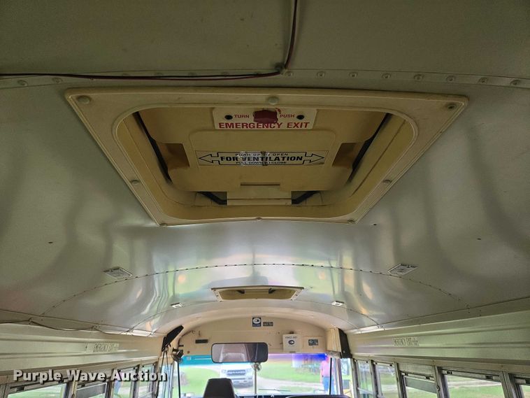 image for item DU6878 1996 International 3800 school bus