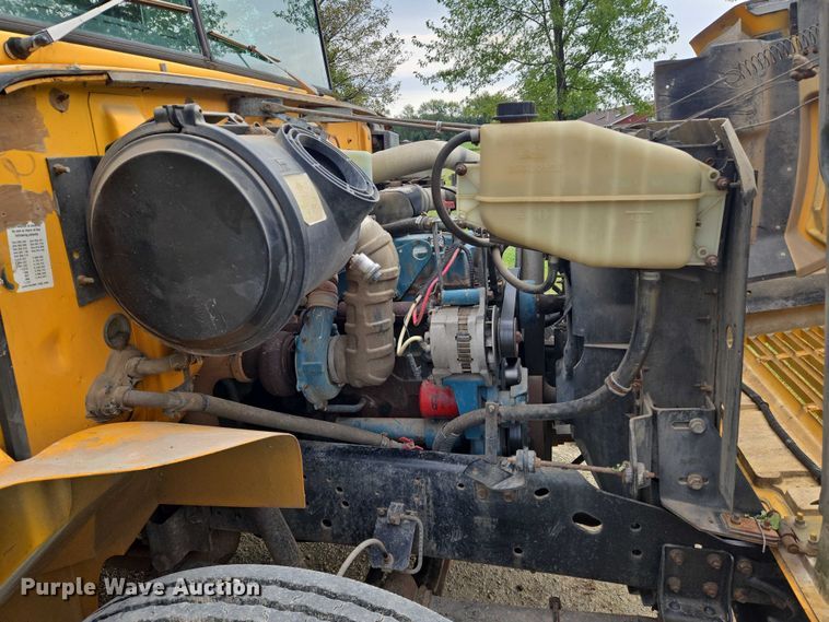 image for item DU6878 1996 International 3800 school bus