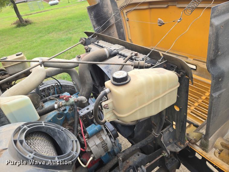 image for item DU6878 1996 International 3800 school bus