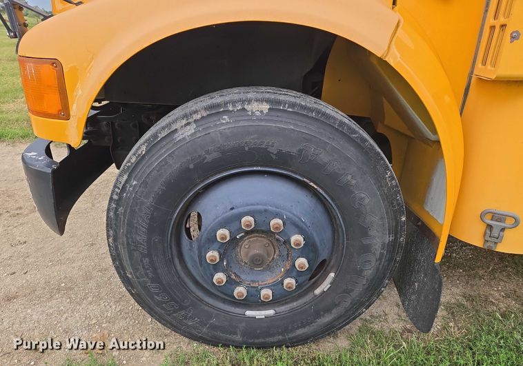 image for item DU6878 1996 International 3800 school bus