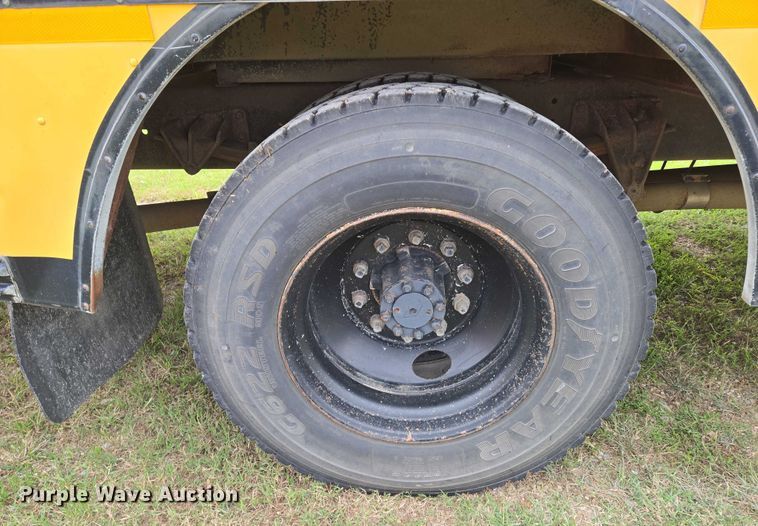 image for item DU6878 1996 International 3800 school bus