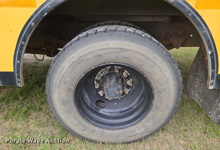 image for item DU6878 1996 International 3800 school bus