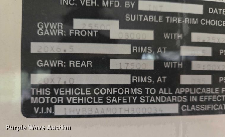 image for item DU6878 1996 International 3800 school bus