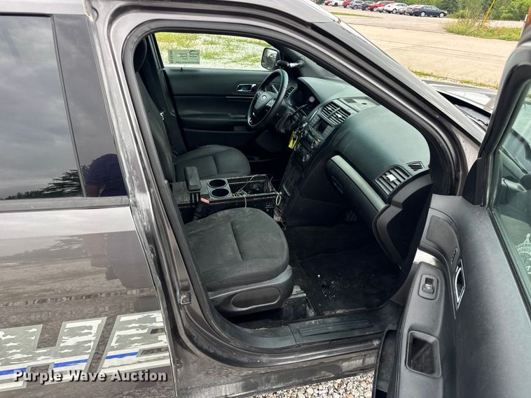 image for item DW3463 2017 Ford Explorer Police Interceptor SUV