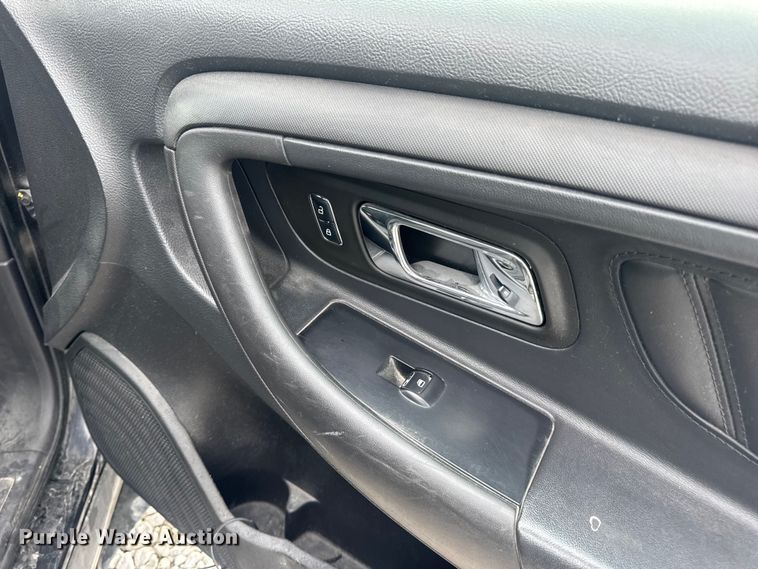 image for item DW3464 2013 Ford Taurus Police 