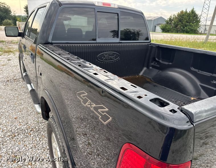 image for item DW3466 2004 Ford F150 SuperCrew pickup truck