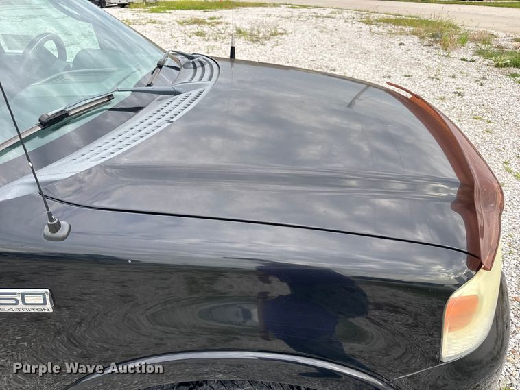 image for item DW3466 2004 Ford F150 SuperCrew pickup truck