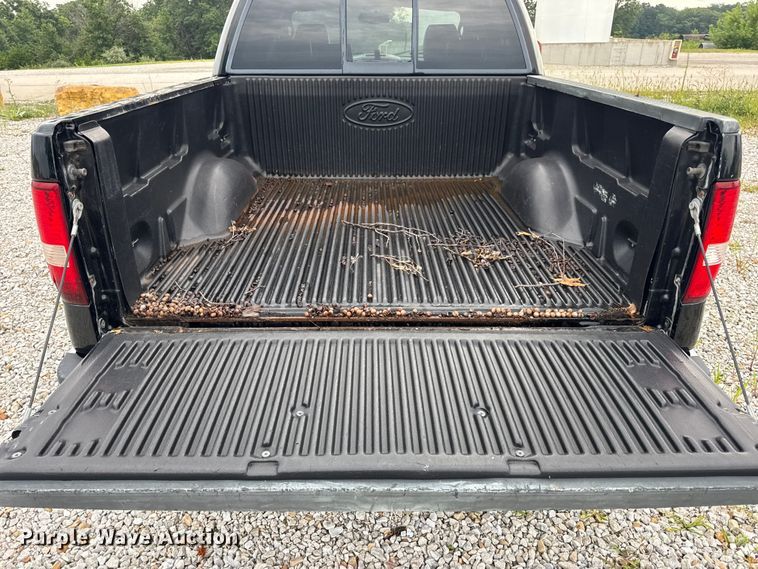 image for item DW3466 2004 Ford F150 SuperCrew pickup truck