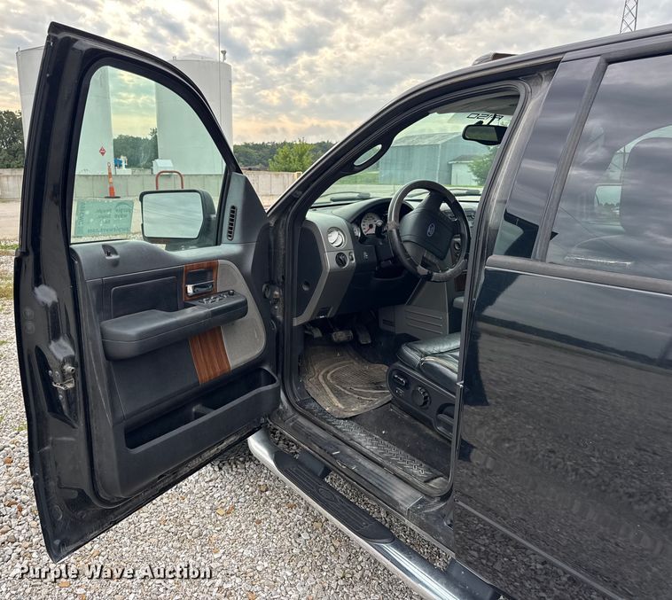 image for item DW3466 2004 Ford F150 SuperCrew pickup truck