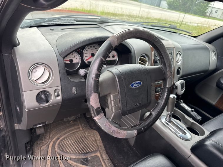 image for item DW3466 2004 Ford F150 SuperCrew pickup truck