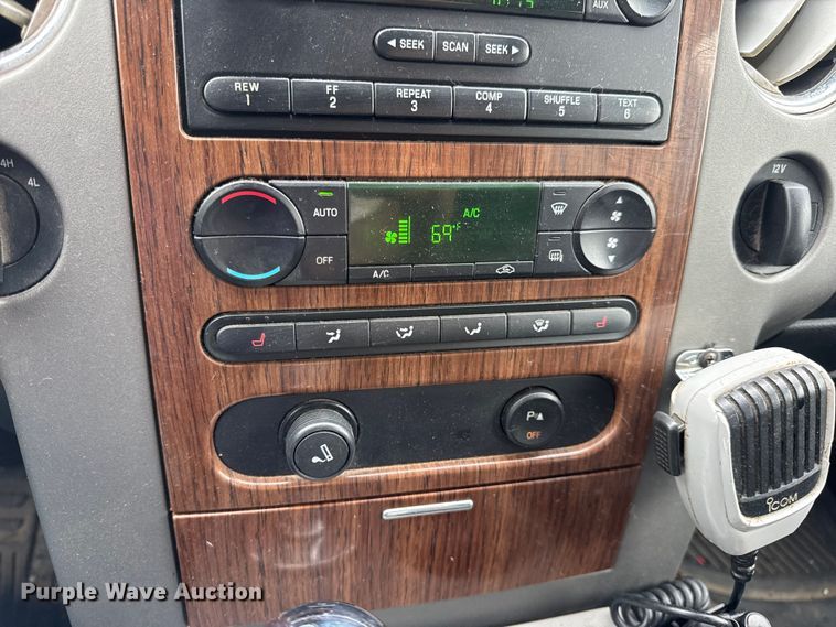 image for item DW3466 2004 Ford F150 SuperCrew pickup truck