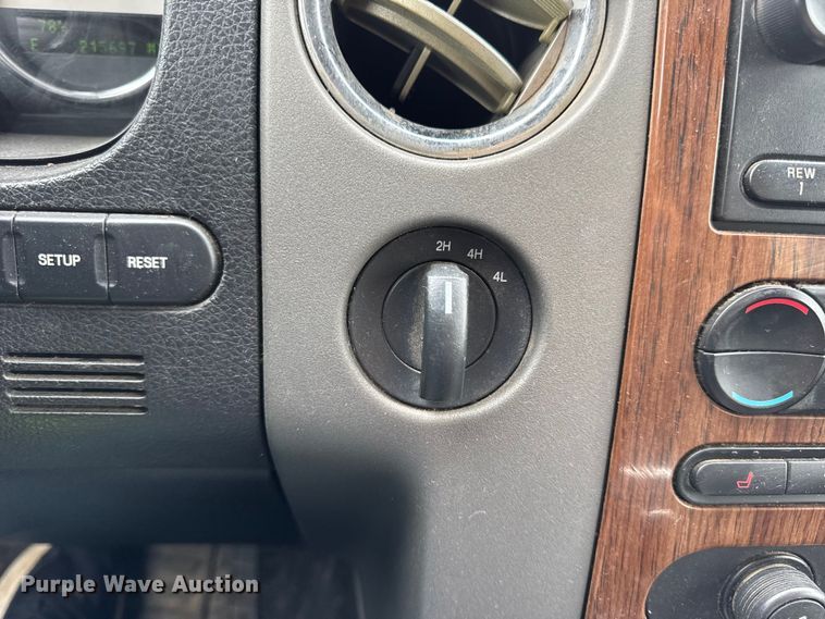 image for item DW3466 2004 Ford F150 SuperCrew pickup truck