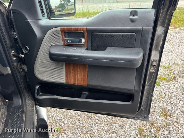 image for item DW3466 2004 Ford F150 SuperCrew pickup truck