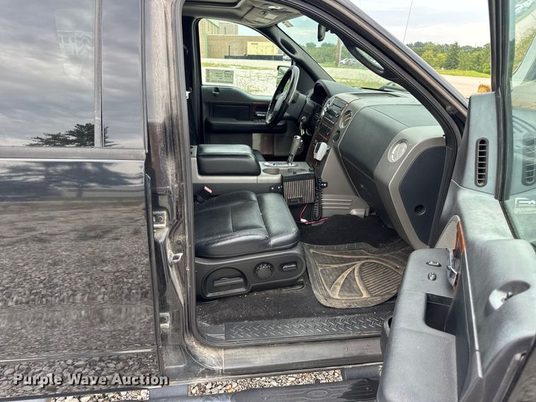 image for item DW3466 2004 Ford F150 SuperCrew pickup truck