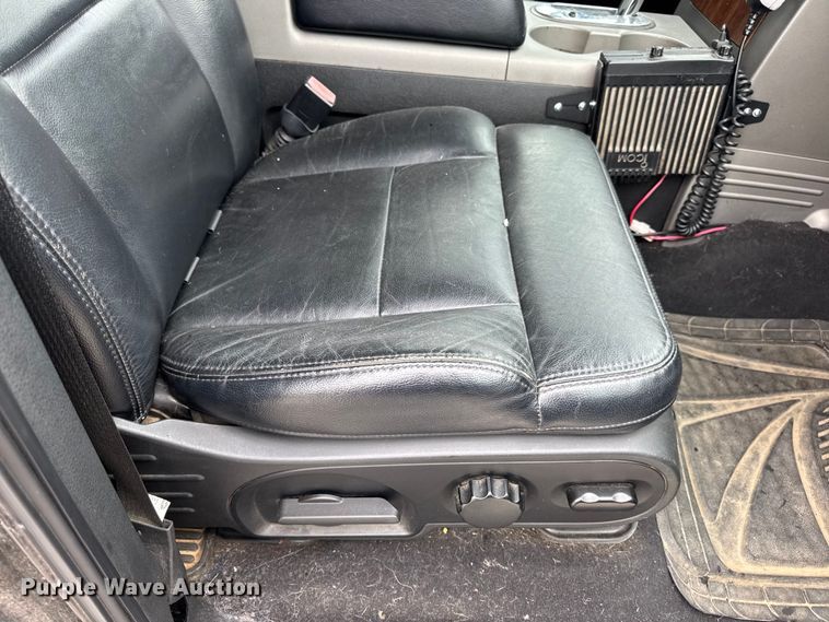 image for item DW3466 2004 Ford F150 SuperCrew pickup truck