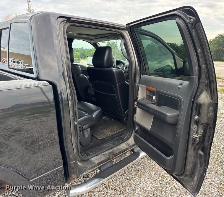 image for item DW3466 2004 Ford F150 SuperCrew pickup truck