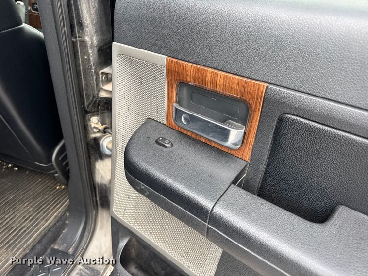 image for item DW3466 2004 Ford F150 SuperCrew pickup truck