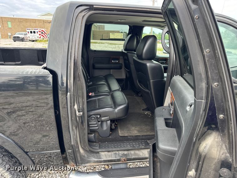 image for item DW3466 2004 Ford F150 SuperCrew pickup truck