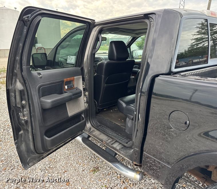 image for item DW3466 2004 Ford F150 SuperCrew pickup truck