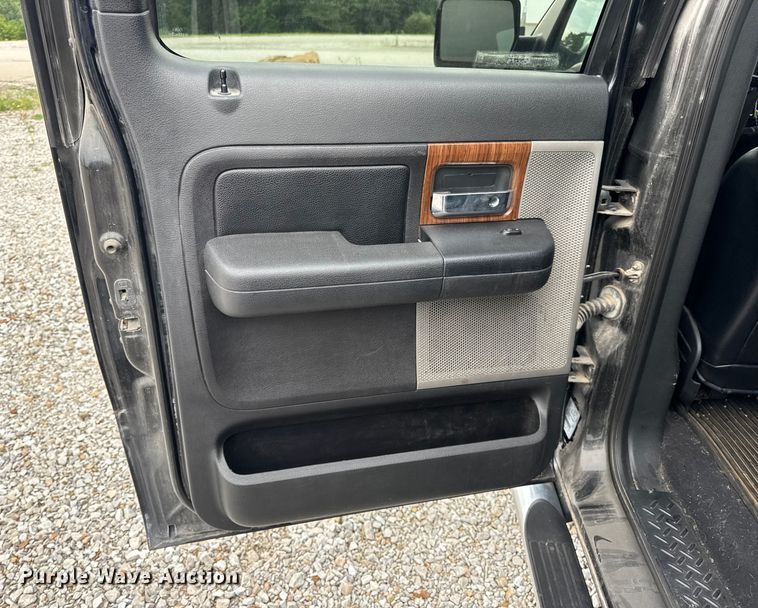 image for item DW3466 2004 Ford F150 SuperCrew pickup truck