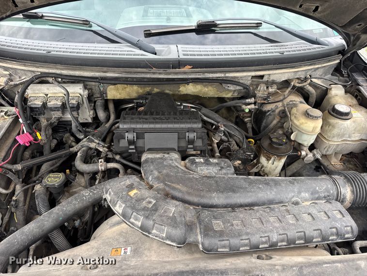 image for item DW3466 2004 Ford F150 SuperCrew pickup truck