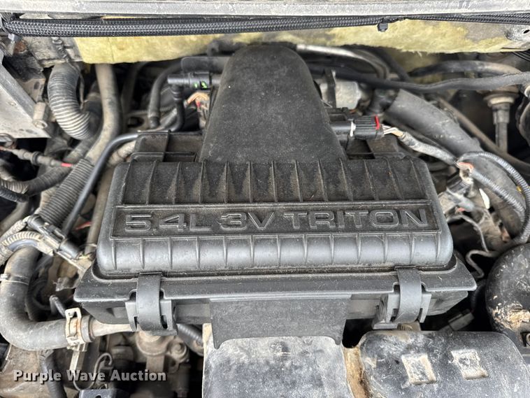 image for item DW3466 2004 Ford F150 SuperCrew pickup truck