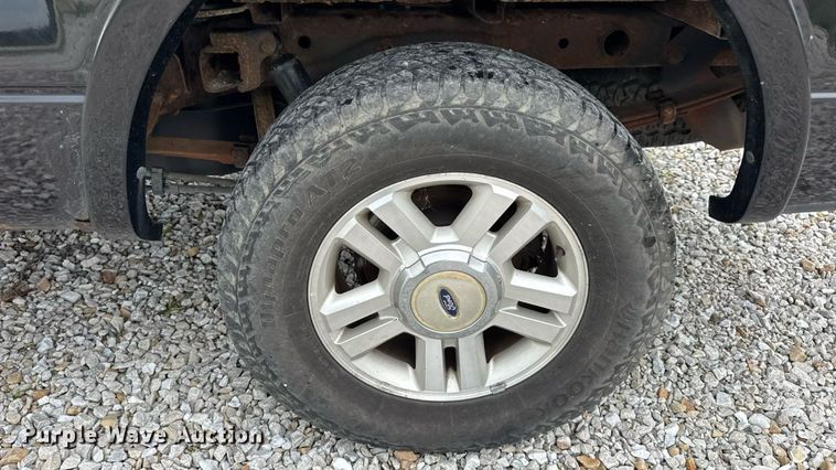 image for item DW3466 2004 Ford F150 SuperCrew pickup truck