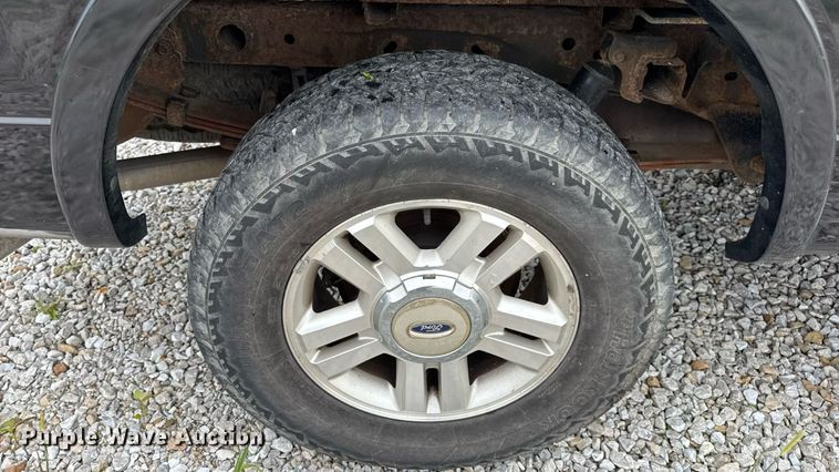 image for item DW3466 2004 Ford F150 SuperCrew pickup truck